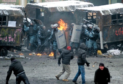 00-kiev-riots-02-23-01-14